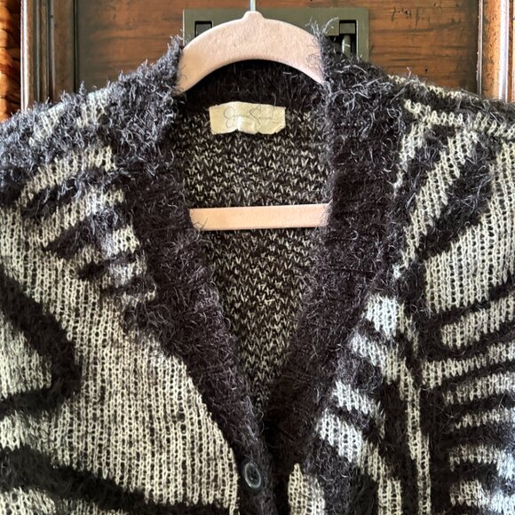 Jessica Simpson animal print v neck button down sweater in size S - Picture 3 of 4